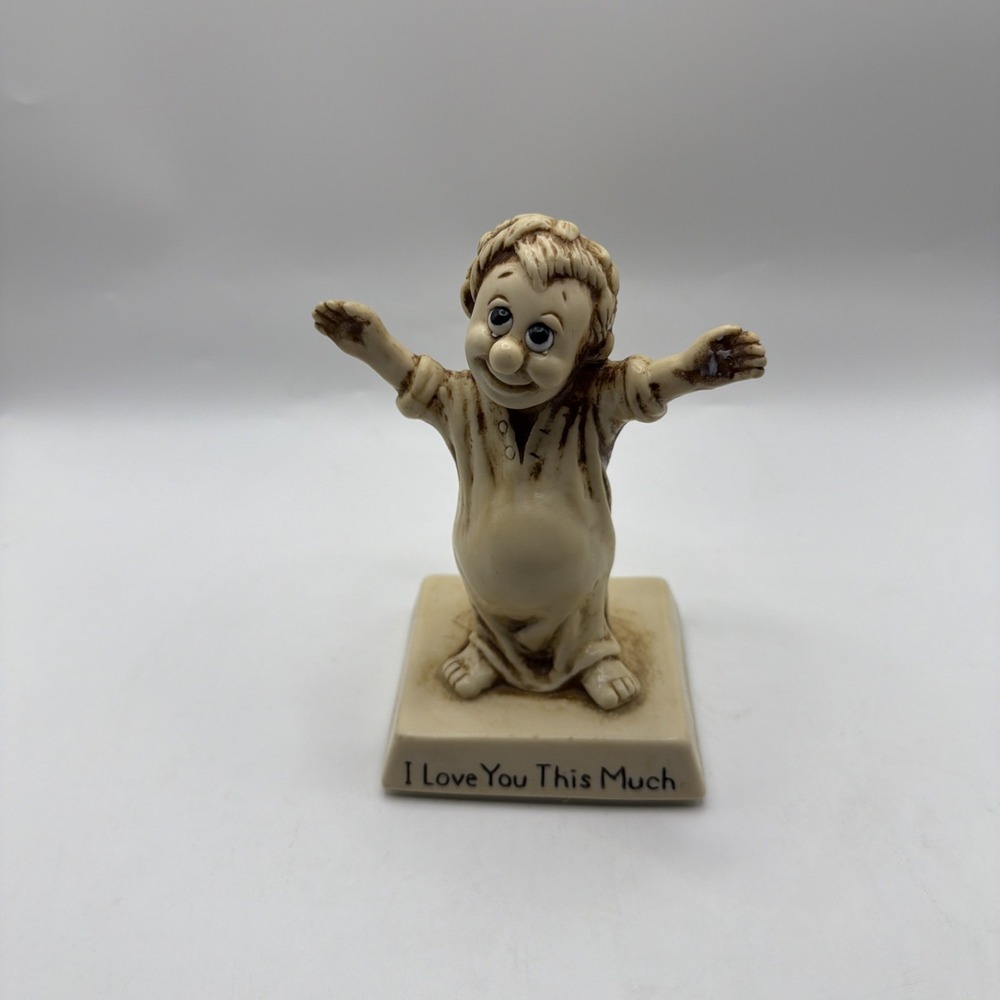 Vintage 1970 Russ Berrie & Co. "I Love You This Much" Statue 5.25" Pre-owned